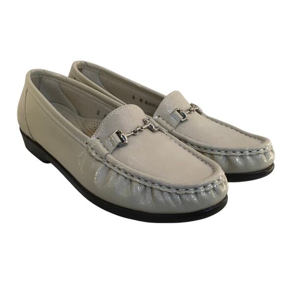 SAS Metro Leather Loafer Womens 8 M Taupe Beige Buckle Moccasin Slip on Comfort - Picture 1 of 8